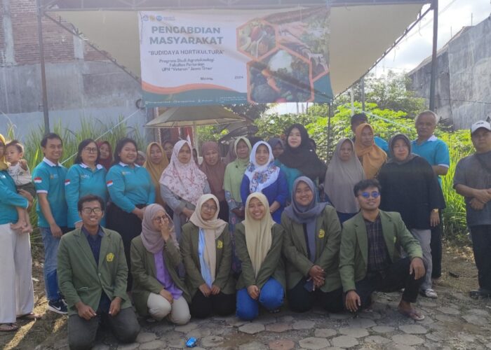 Dosen dan Mahasiswa Agroteknologi UPN “Veteran” Jawa Timur Kenalkan Hidroponik sebagai Solusi Pertanian Modern di Kabupaten Malang